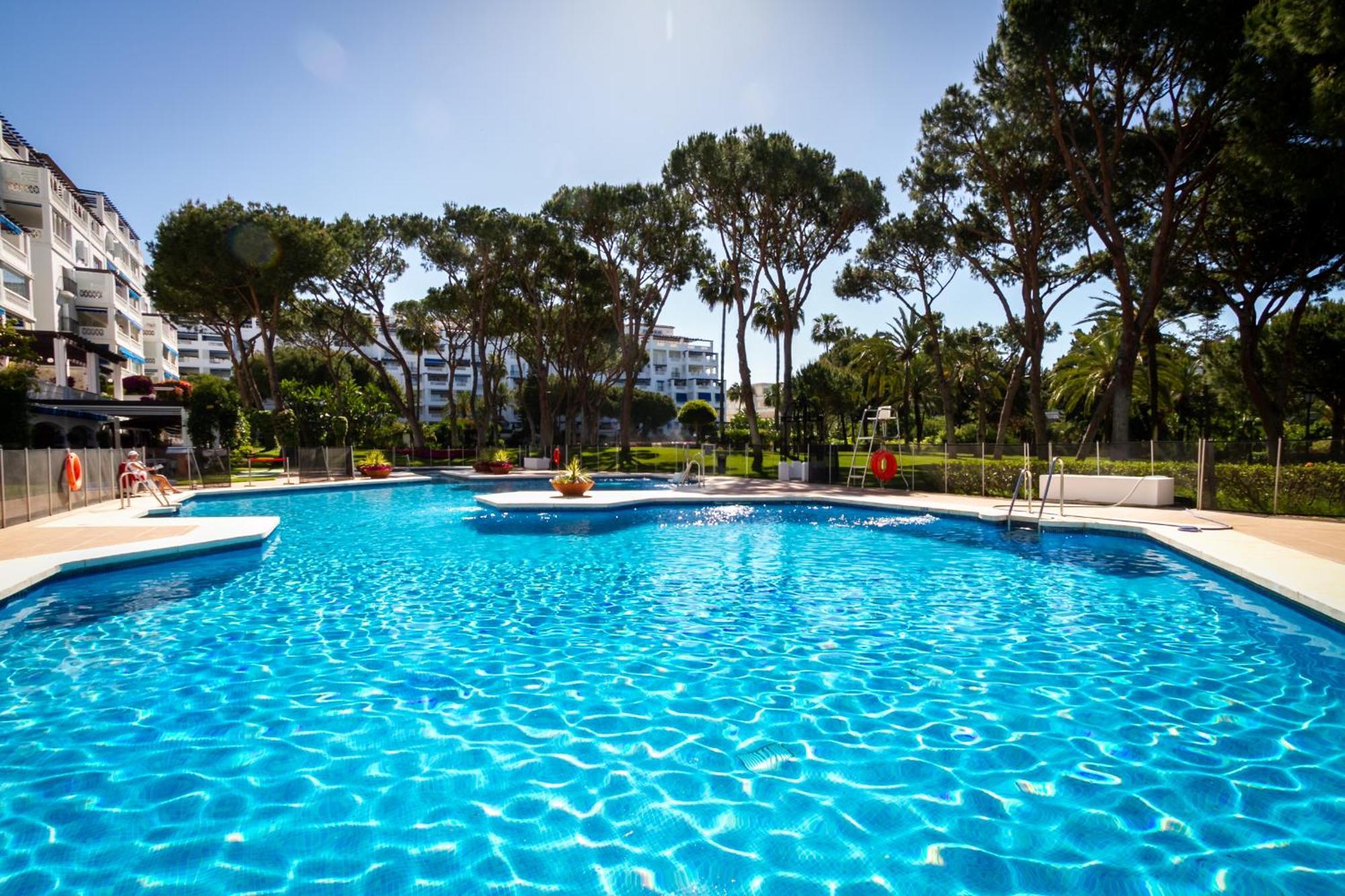 Apartment Banus - Lily Playas Del Duque Banus